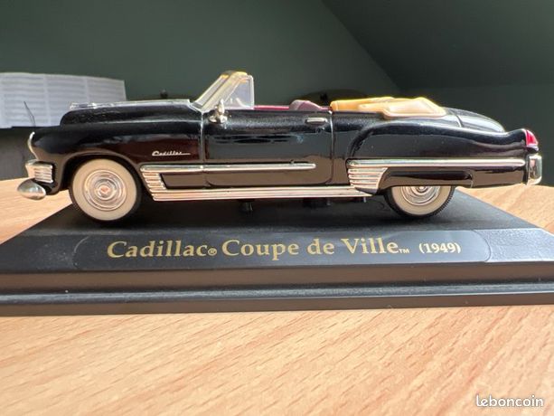 CADILLAC COUPE DEVILLE 1949 AVEC SONT SOCLE SOLIDO 1/43
