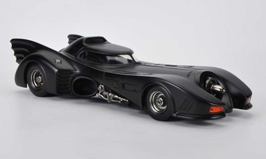 BATMOBILE 1/18 HOTWHEELS 1989
