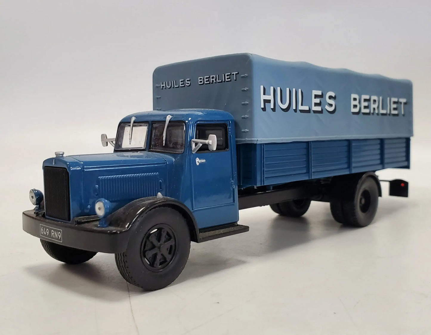 CAMION BERLIET GDC TRANSPORT HUILES BERLIET 1949 1/43