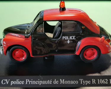 Véhicule miniature Renault 4 cv de la police de Monaco, véhicule ancien Véhicule miniature Renault 4 cv de la police de Monaco, véhicule ancien