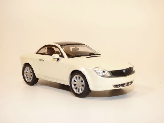 LANCIA FULVIA CONCEPT 2003 1/43 IXO