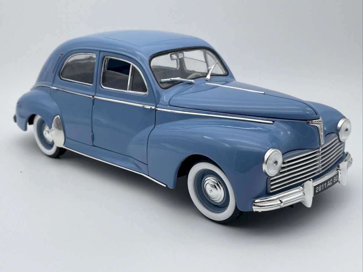 203 PEUGEOT 1954 SOLIDO 1/18 AVEC CA PROTECTION EN PLASTIQUE DUR