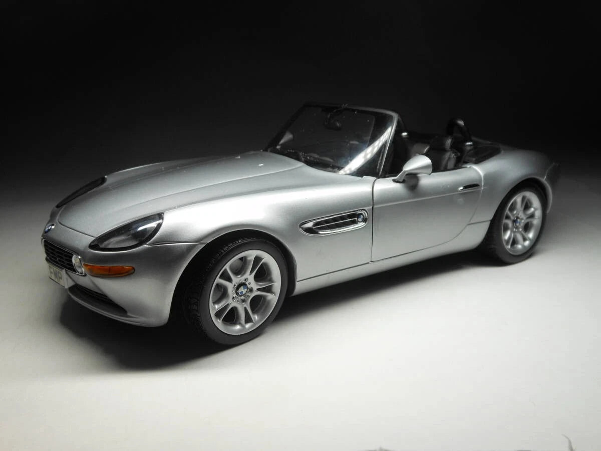 BMW Z8 BURAGO 1/18 1999