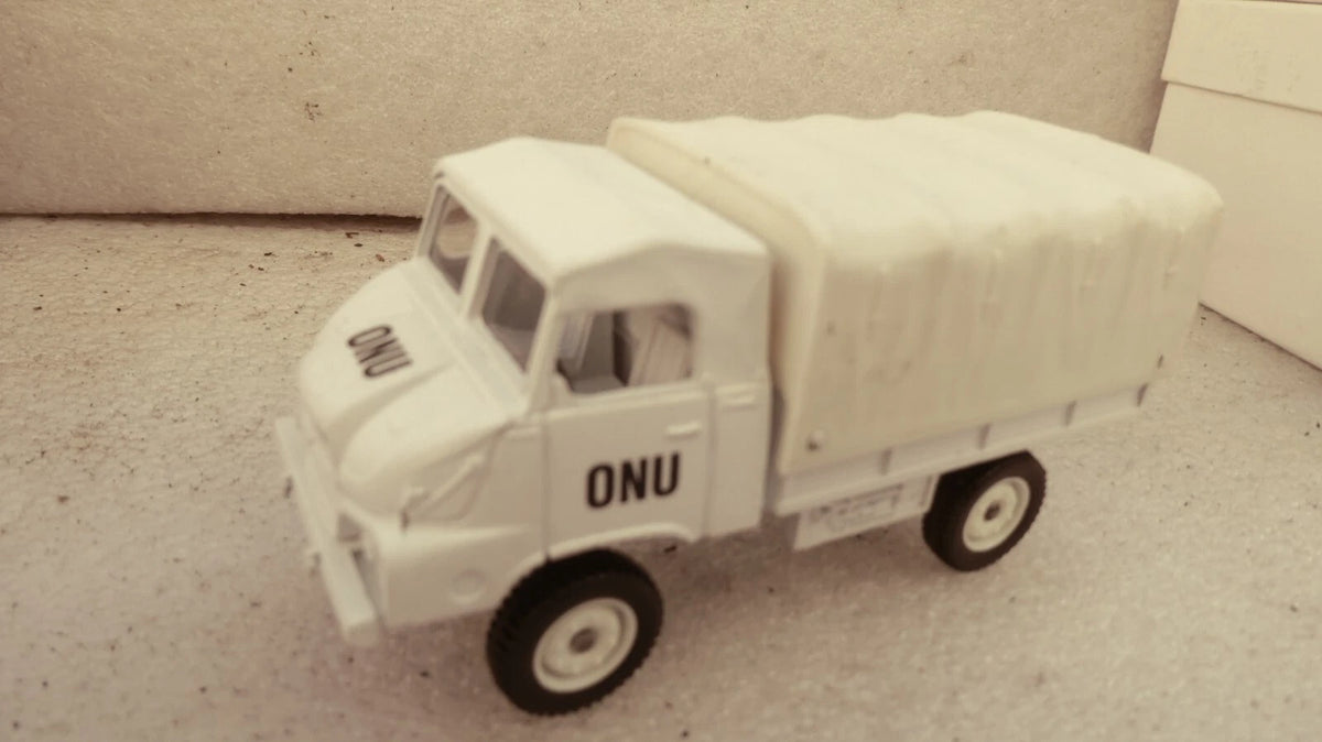 SIMCA UNIC/ O.N.U / 4*4 ARME FRANCAISE SOLIDO 1/50 NUMEROTE ANNEE 1964 A 1973