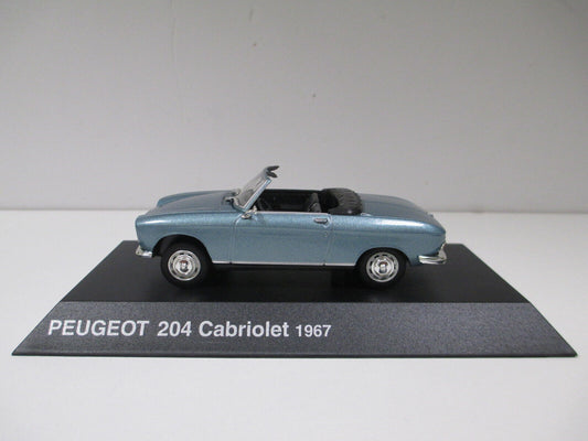 PEUGEOT 204 CABRIOLET 1967  1/43 PARC(BRISE UN PETIT PEU FISSURER)