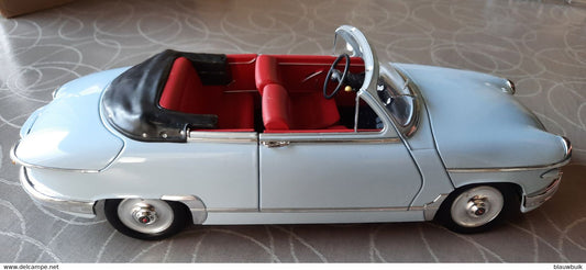 PANHARD CABRIOLET PL17 SOLIDO 1/18 1961 AVEC CA PROTECTION EN PLASTIQUE DUR