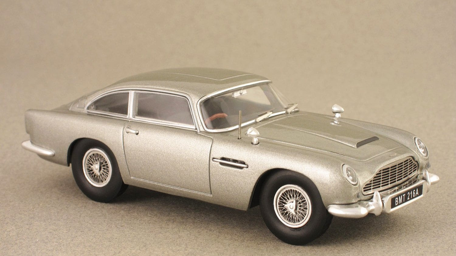 Aston-Martin-DB5-James-Bond-22Goldfinger22