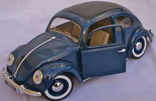 COCCINELLE VW SOLIDO 1947 1/17 AVEC CA PROTECTION EN PLASTIQUE DUR