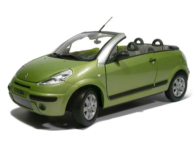 C3 PLURIELE CITROEN ET SES ACCESOIRS  NOREV VERTE 1/18(MANQUE LA POIGNER SUR LE COFFRE ARRIERE)