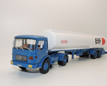 camion citerne saviem ( ELF) 1/43