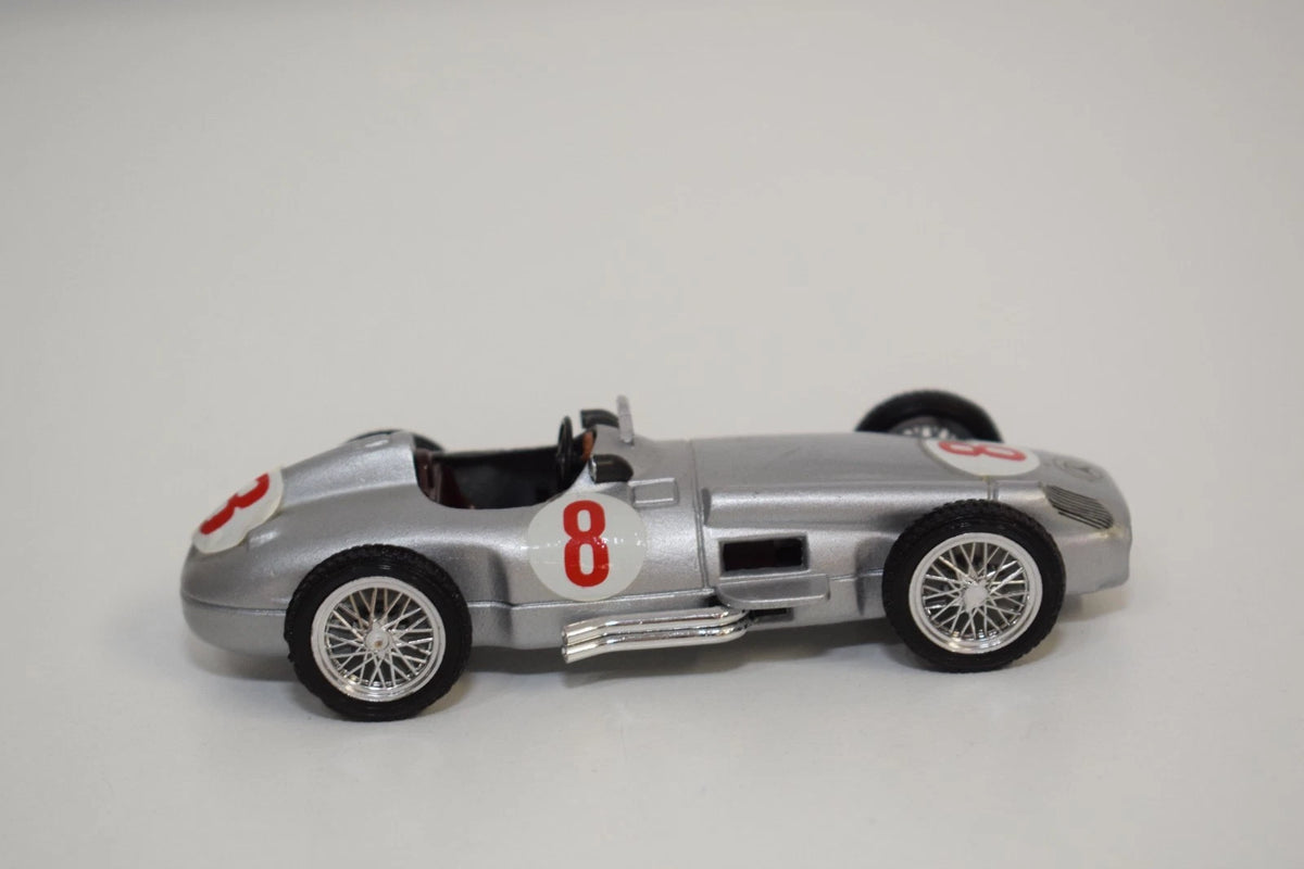 MERCEDES W 196 F1 /1955 / JUAN MANUEL . FANGIO/ IXO/  1/43