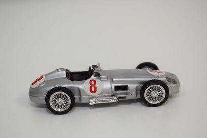 MERCEDES W 196 F1 /1955 / JUAN MANUEL . FANGIO/ IXO/  1/43