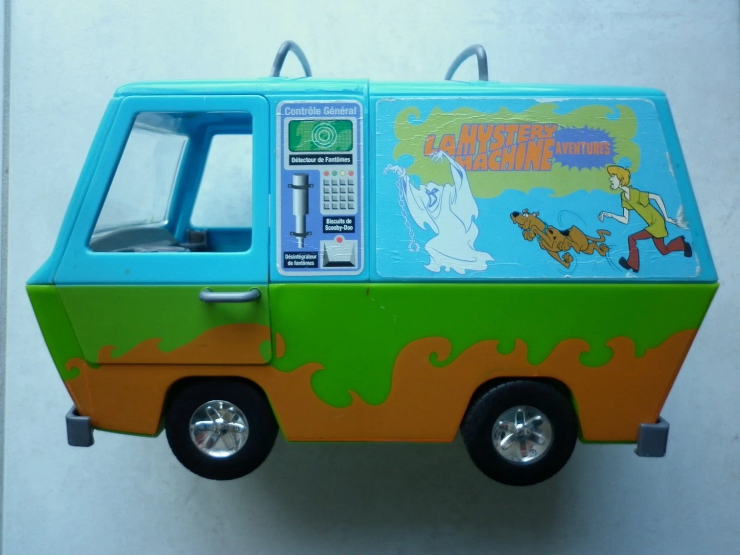 VOPITURE DE SCOOBY DOO PLASTIQUE NUMEROTE 1/18