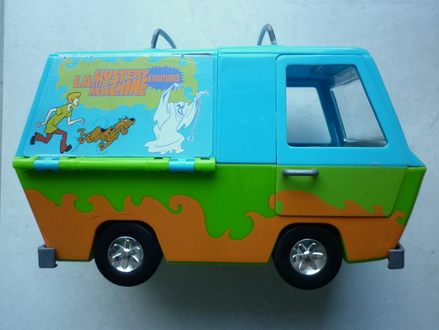 VOPITURE DE SCOOBY DOO PLASTIQUE NUMEROTE 1/18